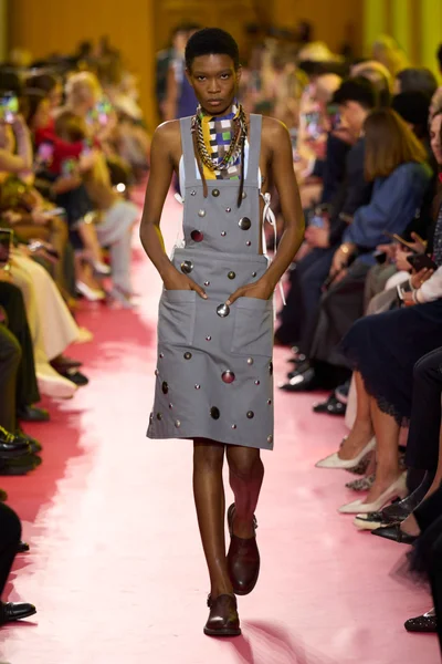 Look 5